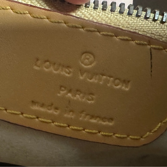 Louis Vuitton Paris France - Picture 9 of 9